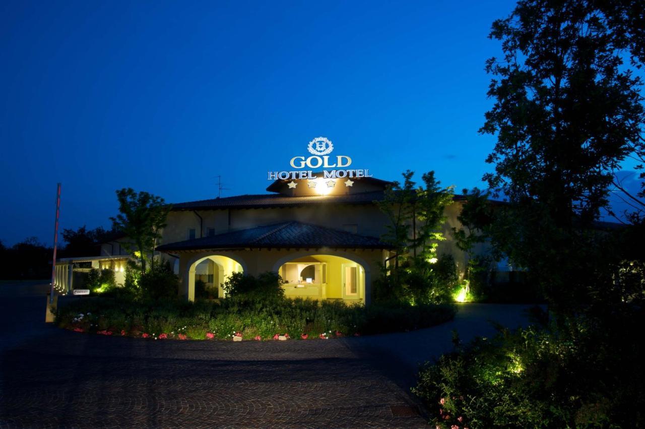 Hotel Motel Gold Calcinate ภายนอก รูปภาพ