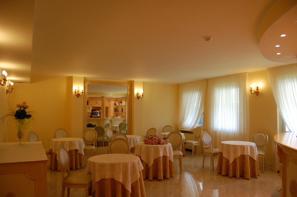 Hotel Motel Gold Calcinate ภายนอก รูปภาพ