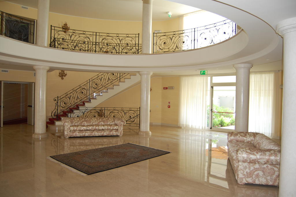 Hotel Motel Gold Calcinate ภายนอก รูปภาพ
