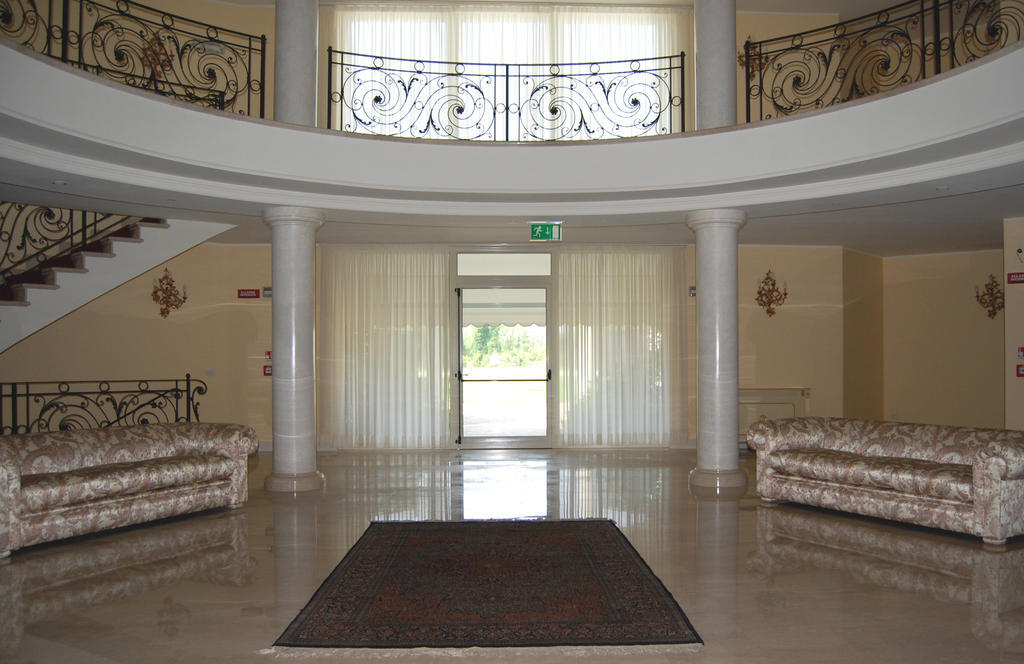 Hotel Motel Gold Calcinate ภายนอก รูปภาพ