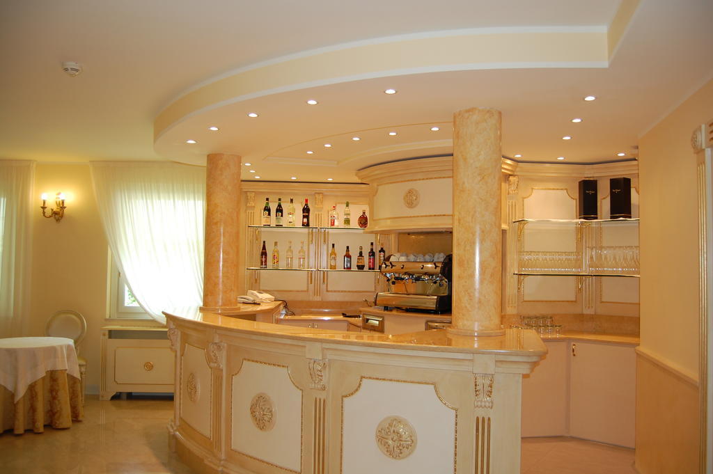 Hotel Motel Gold Calcinate ภายนอก รูปภาพ