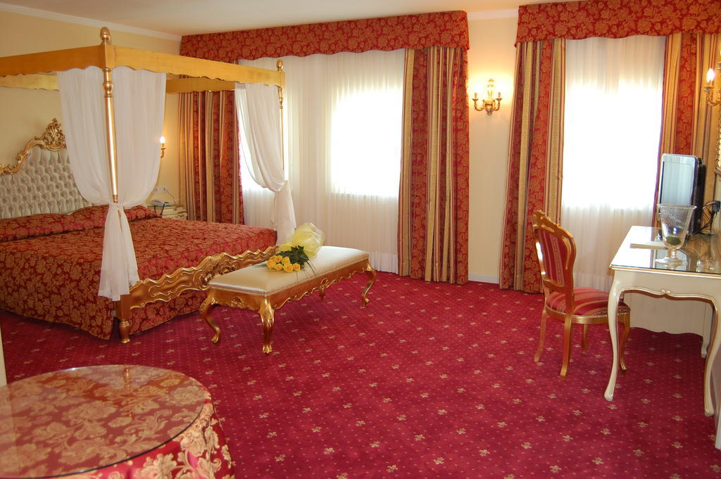 Hotel Motel Gold Calcinate ห้อง รูปภาพ