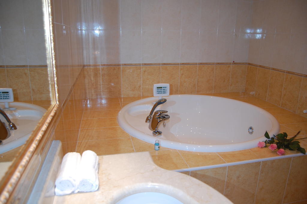 Hotel Motel Gold Calcinate ภายนอก รูปภาพ