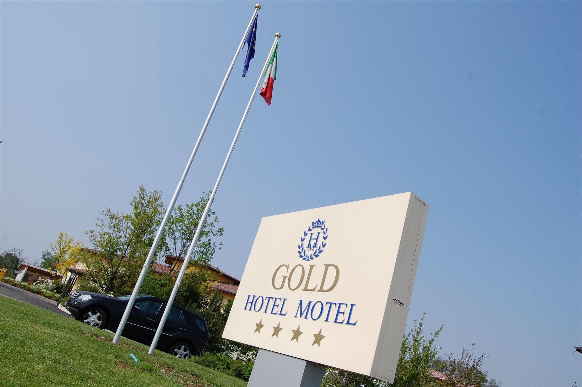 Hotel Motel Gold Calcinate ภายนอก รูปภาพ
