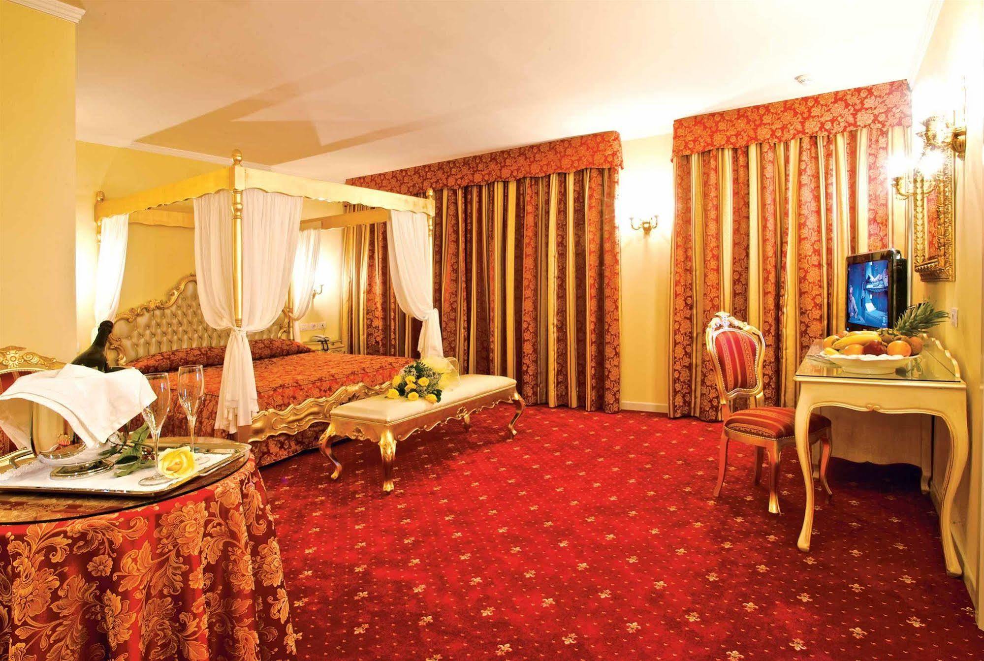 Hotel Motel Gold Calcinate ภายนอก รูปภาพ
