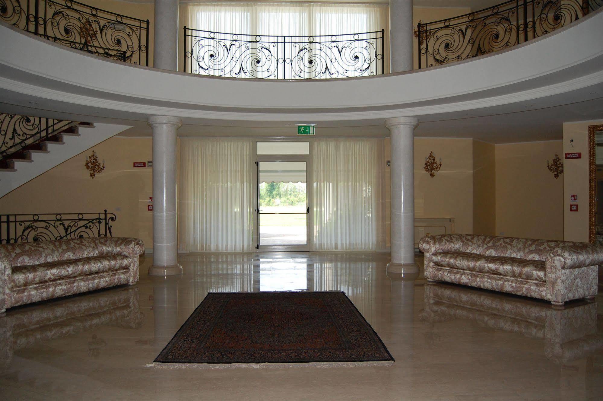 Hotel Motel Gold Calcinate ภายนอก รูปภาพ